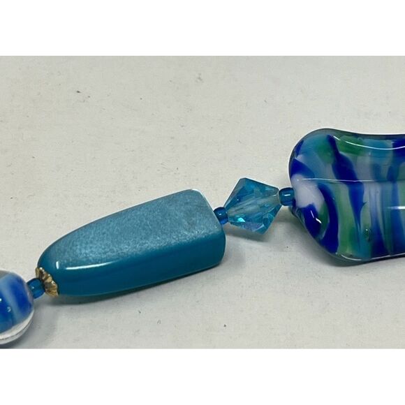 Vintage 1950’s blue, glass and crystal, necklace and clip on earring set. - Picture 7 of 12